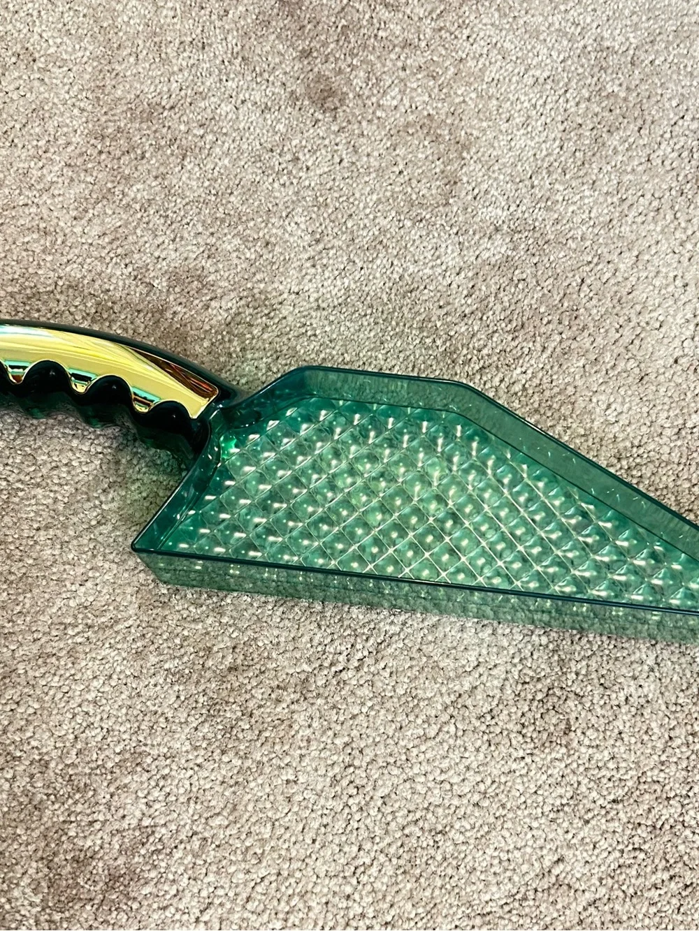 Mattress Lifter Tool Changing Bed Sheets Easer Green & Gold Translucent Plastic.